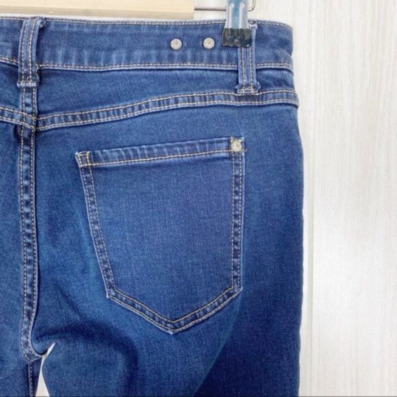 Cabi | Dark Wash Skinny Jeans Style #492 Size 4 - Picture 4 of 5